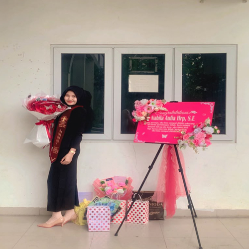 Usai Sidang Meja Hijau, Nabila Aulia, S.E. Sebut UNUSU Kampus yang Bikin Betah: “Pilihan Terbaik untuk Gen Z!”